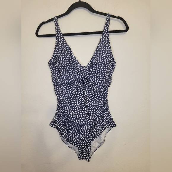 Nip Tuck One Piece Swimsuit With Tummy Control And Adjustable Straps 8 - Picture 1 of 11